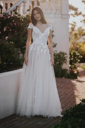Allure Bridals Elegant Romance Wedding Dress Style R3654