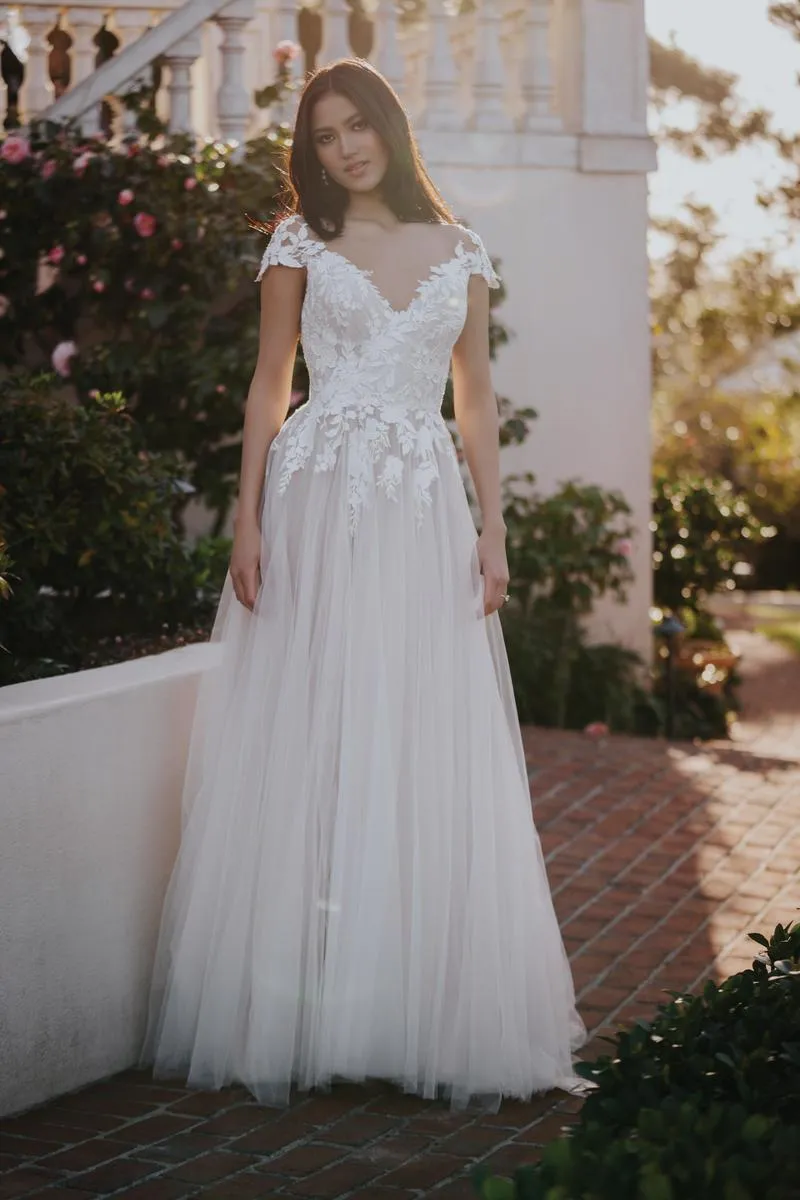 Allure Bridals Elegant Romance Wedding Dress Style R3654