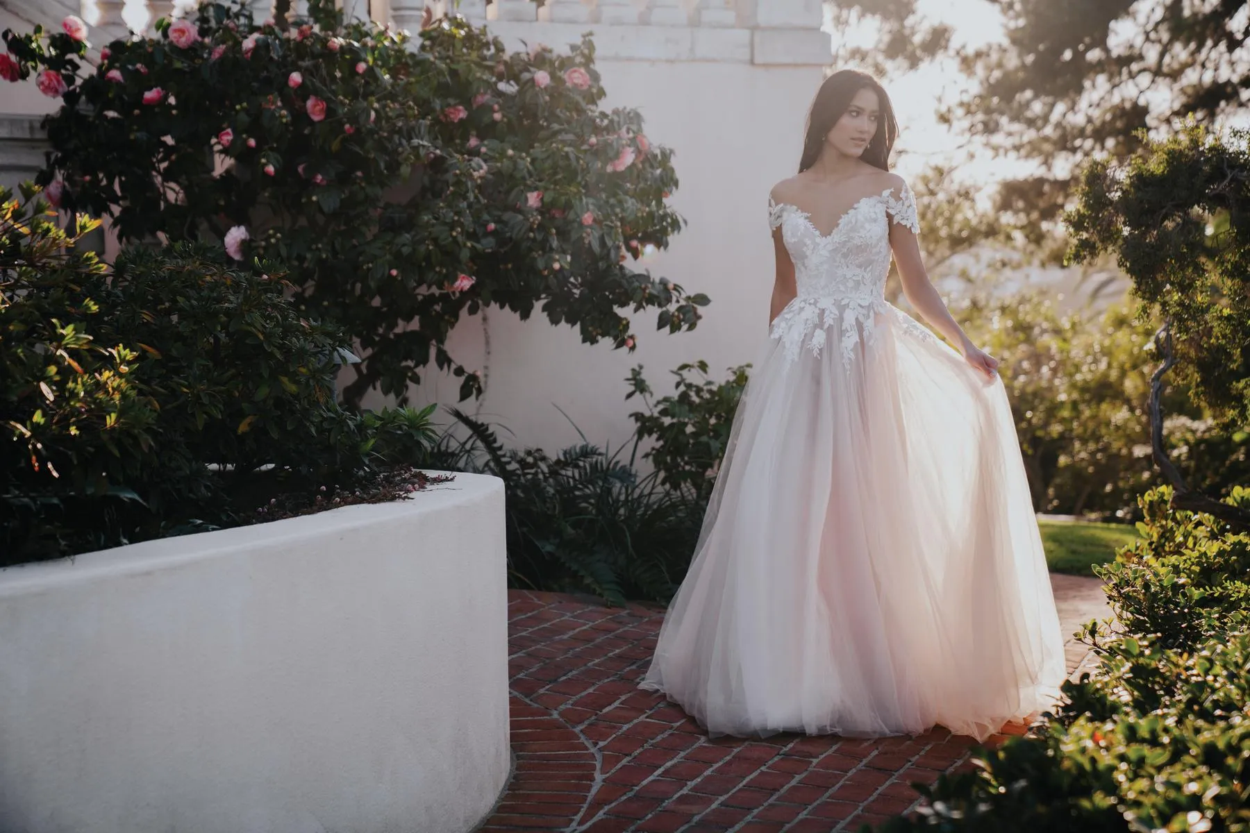 Allure Bridals Elegant Romance Wedding Dress Style R3654