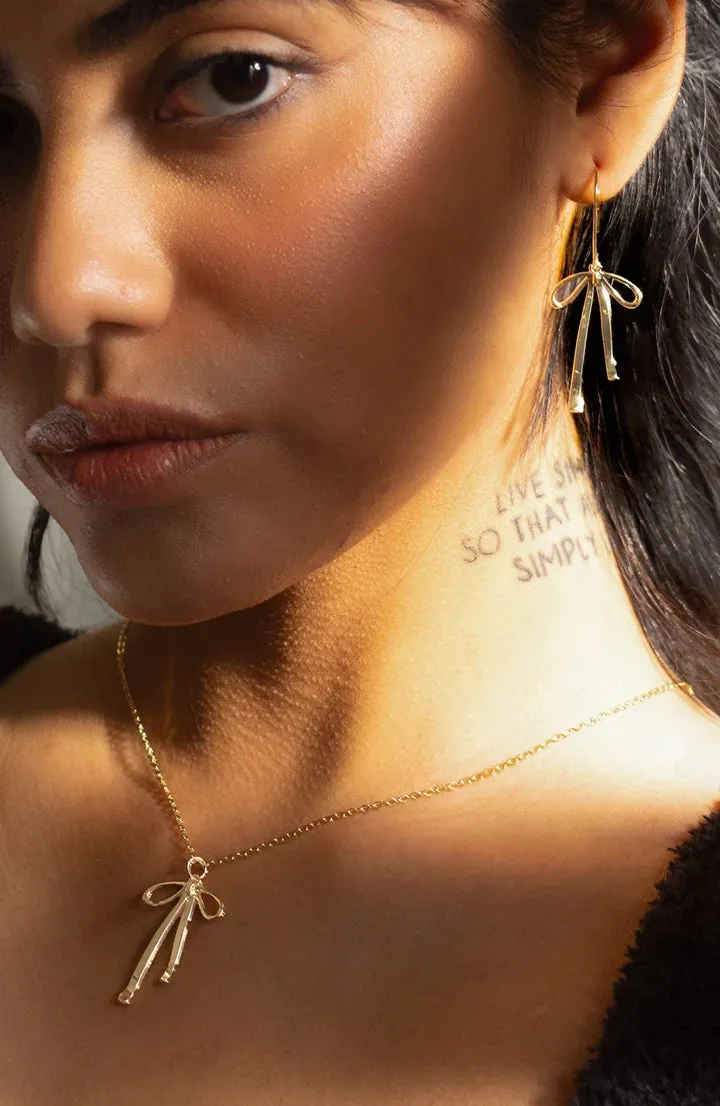 Bad to the Bow Necklace Gold