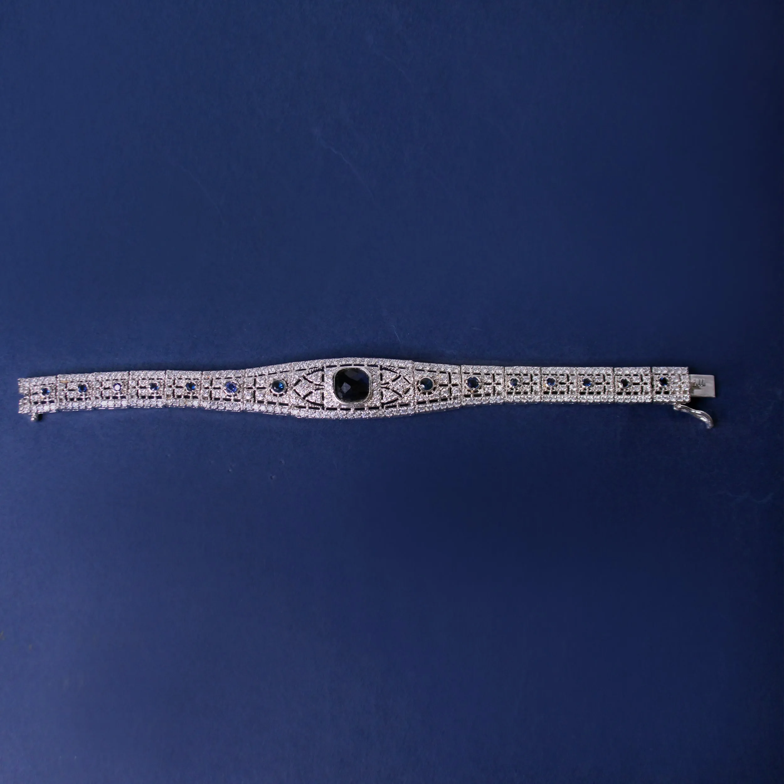 Bracelet in Blue Onyx and Cubic Zircons