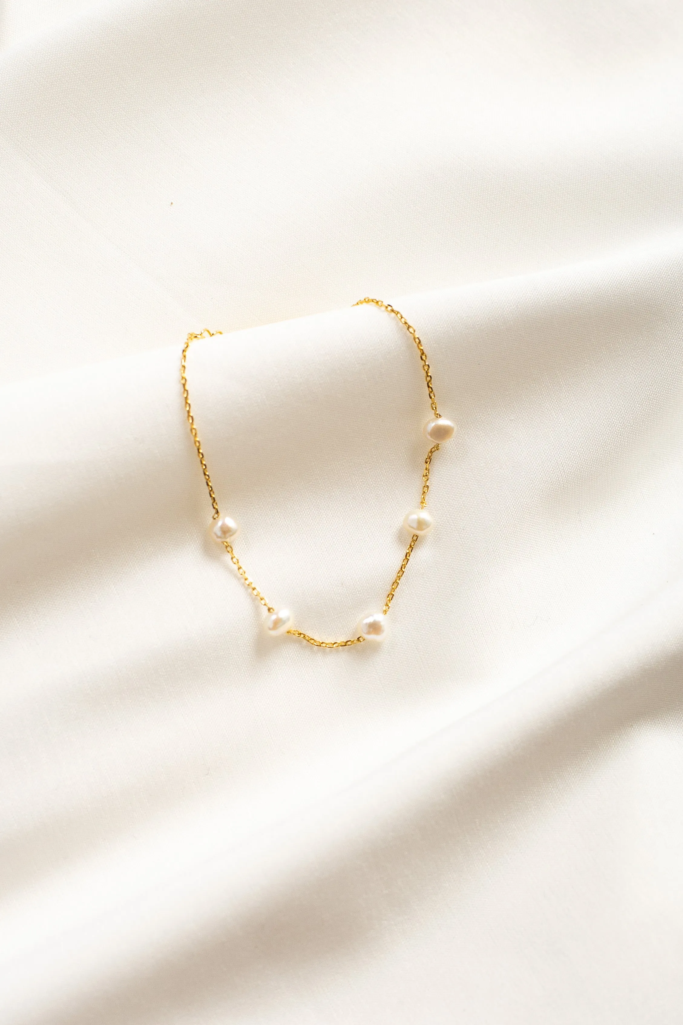 Cove Dangle Pearl Bracelet OS White