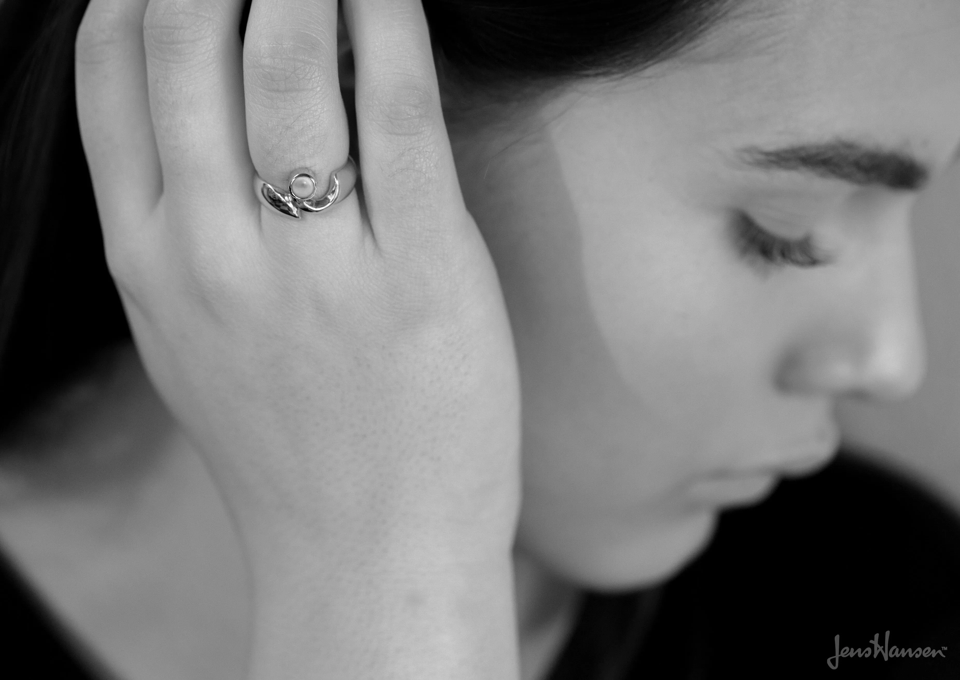 JW159 Paua Pearl Ring, White Gold & Platinum