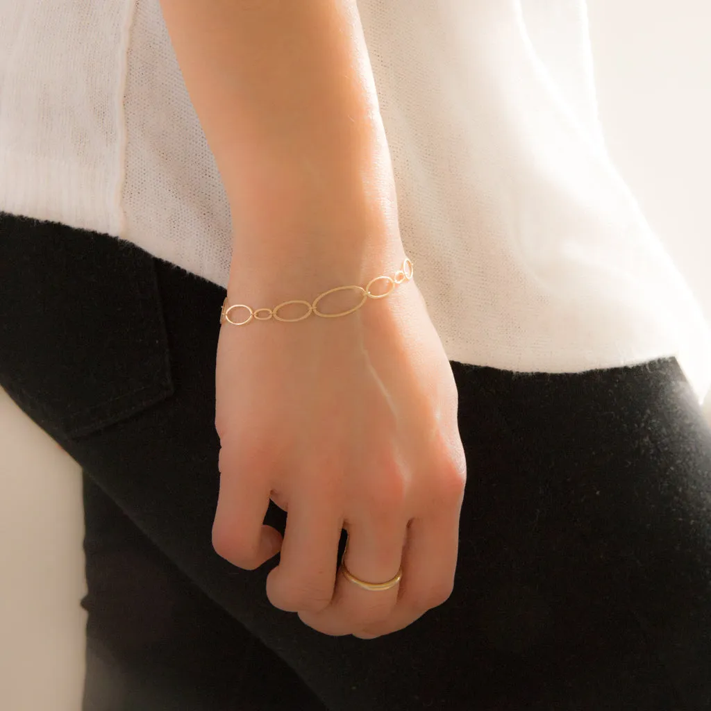 <!--BR577-->oval galaxy bracelet