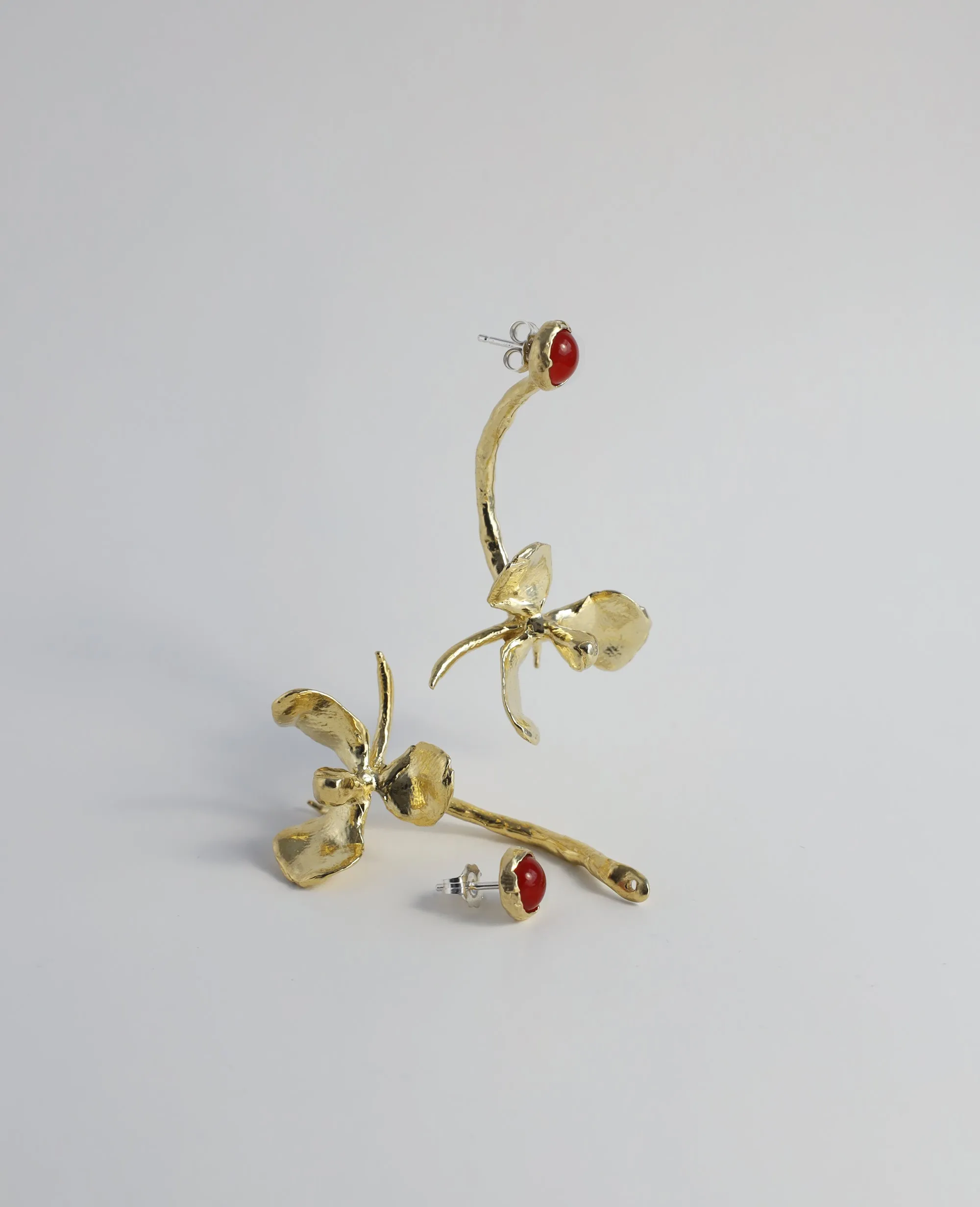 MAGNOLIA DRIP // golden earrings