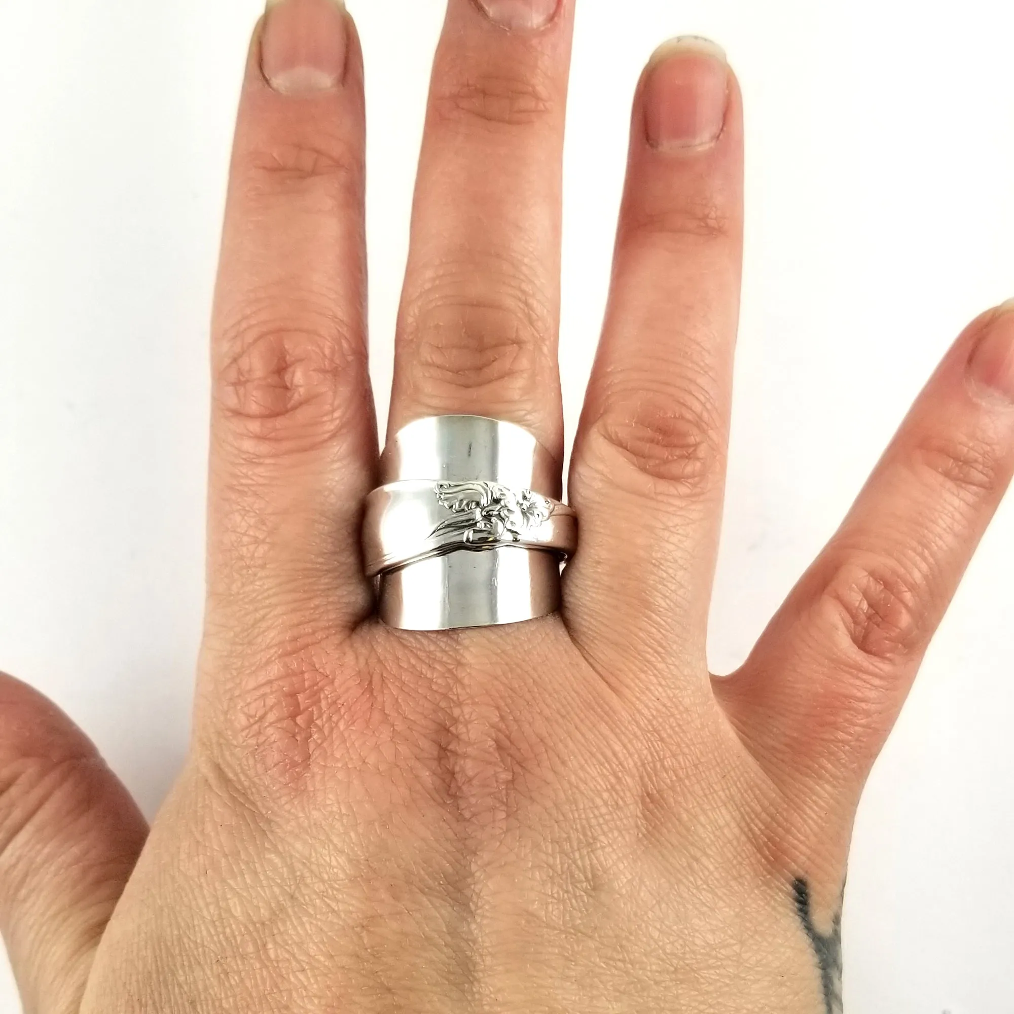 Oneida White Orchid Demitasse Spoon Ring