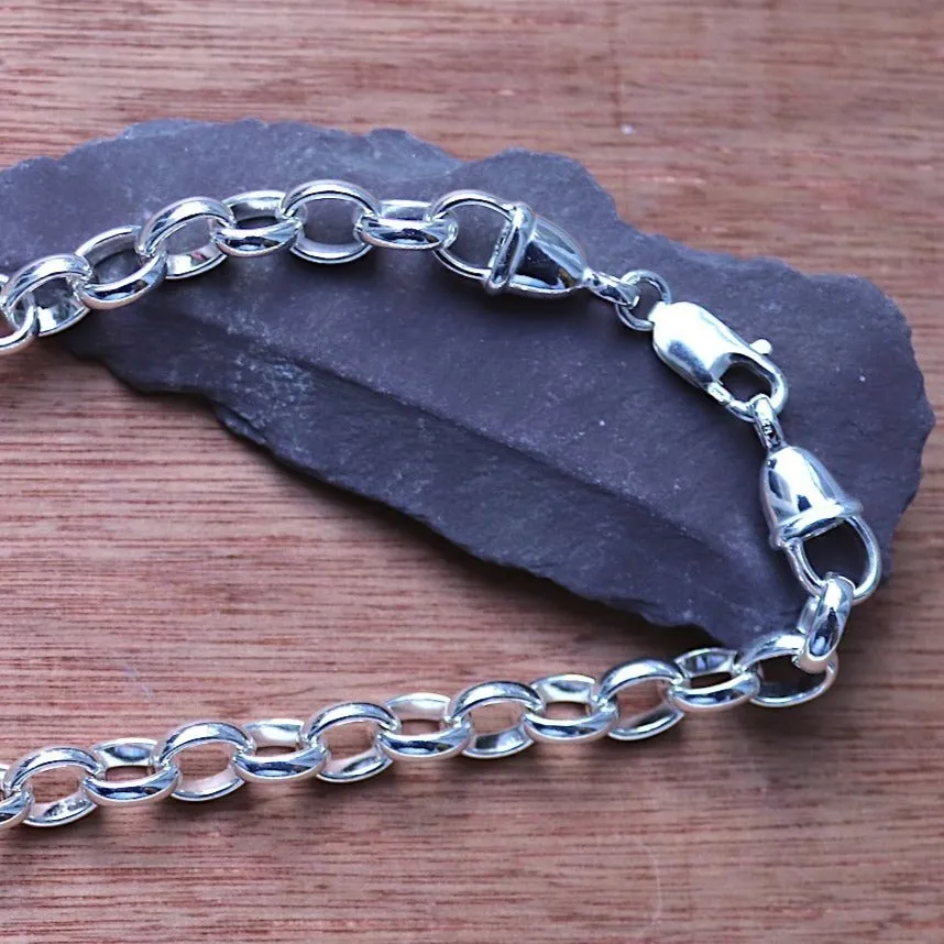 Oval Belcher Necklace