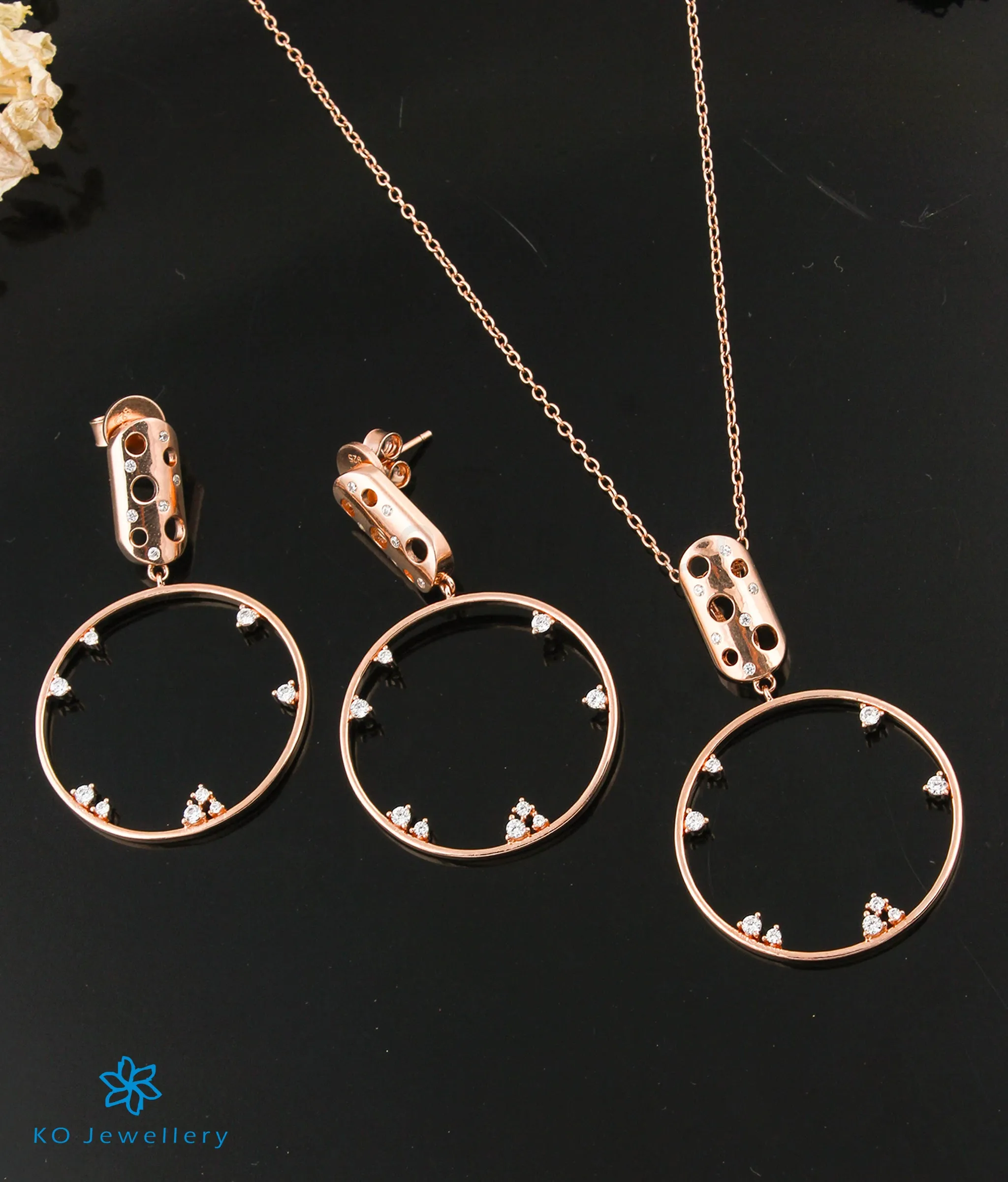 The Avisa Silver Rosegold Necklace & Earrings