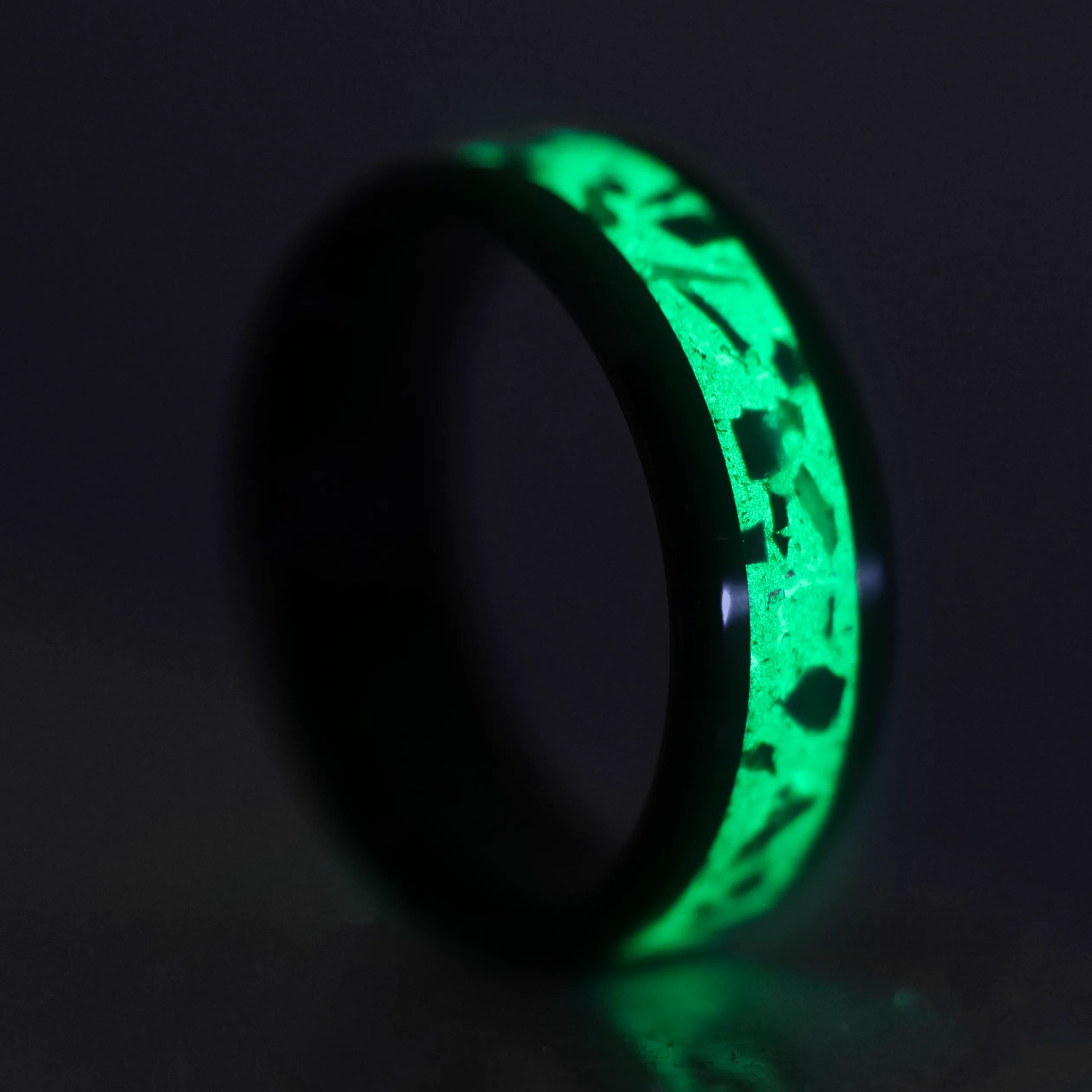 The Ember Glowstone Ring